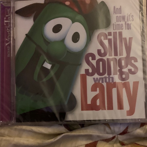 New VeggieTales Silly Songs with Larry CD - Picture 1 of 6